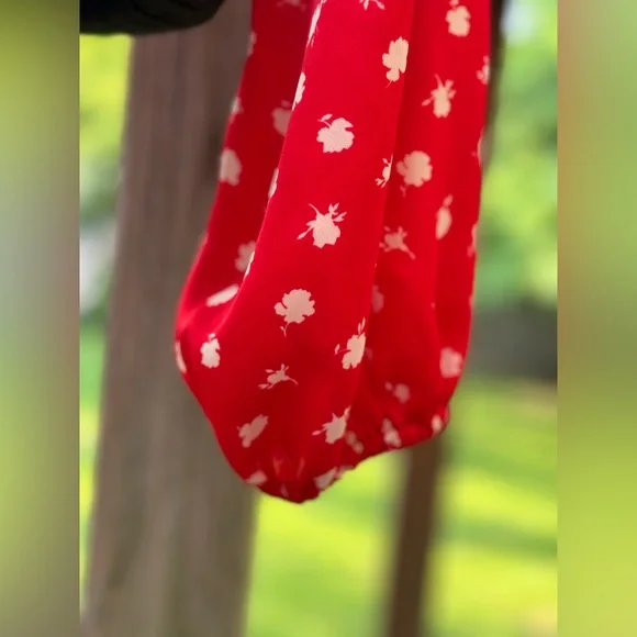 Show Me Your MuMu Richie Top Red Floral Revolve - Picture 7 of 7